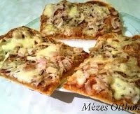 sonkás és szalámis pizza