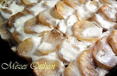 gyors rakott burgonya kolbásszal fotó