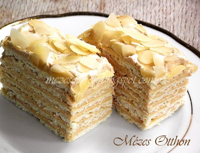 egytojásos torta karamellás sütemény fotó