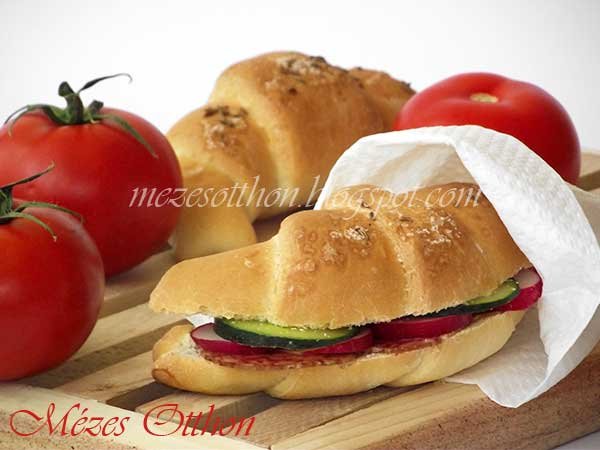 sós kifli reggelire fotó