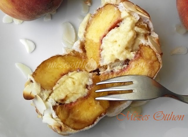 vanília krémmel töltött sült őszibarack fotó